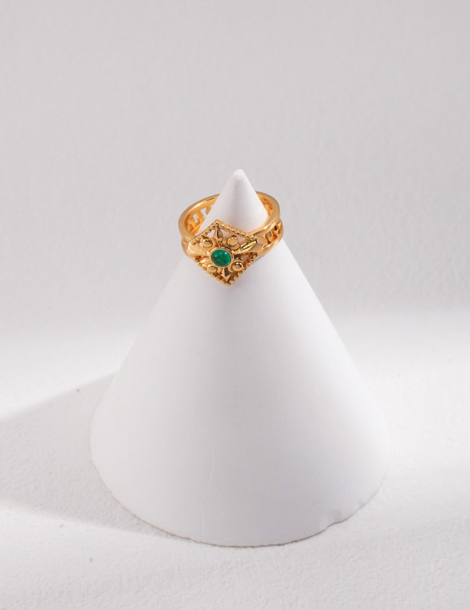 Vintage Green Agate Dangle Rings