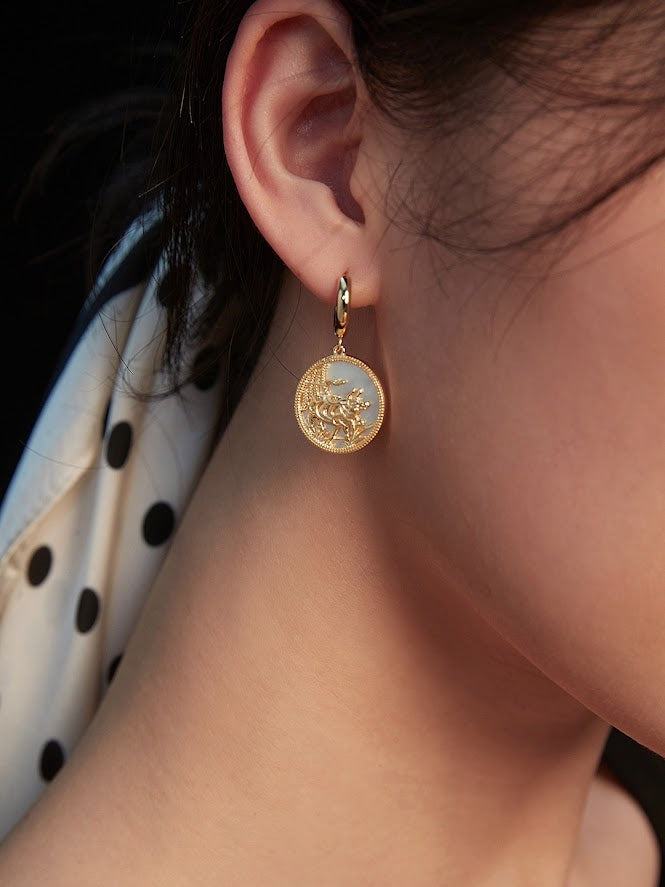 Golden-Hued Shine Earrings - CélineDor